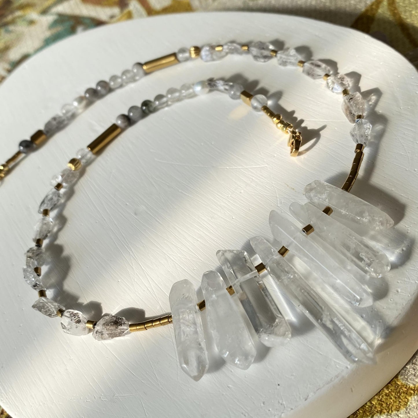 Statement Halskette mit Bergkristall-Spitzen · Crystal Choker aus klarem Quarz & schwarzem Rutilquarz · handgefertigt · Geschenk für Frauen