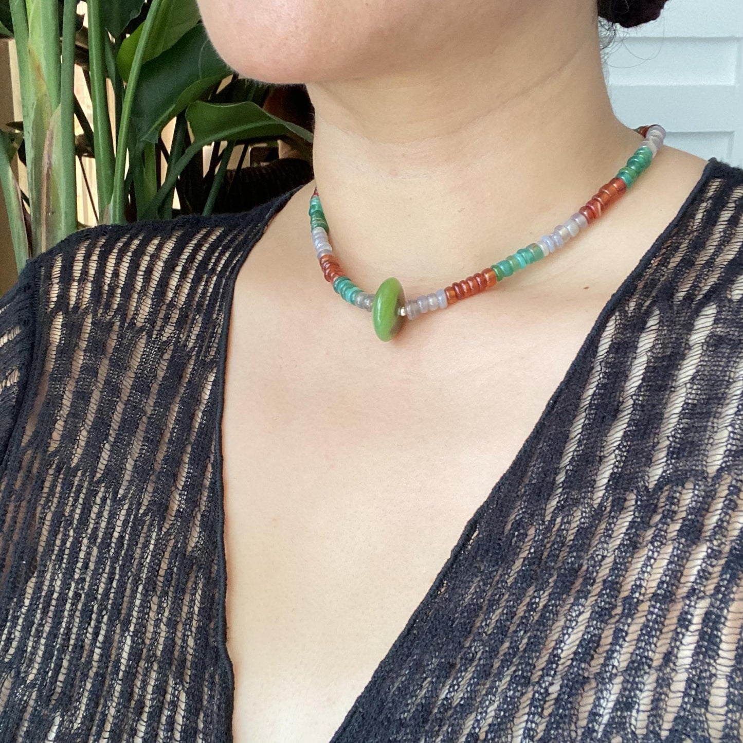Handgefertigte bunte Achat Halskette mit grünem Anhänger, Naturstein Choker mit 925 Silber Verschluss, Boho Schmuck Geschenk für Frauen