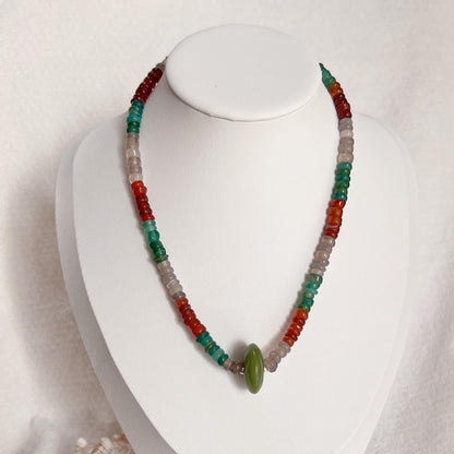 Handgefertigte bunte Achat Halskette mit grünem Anhänger, Naturstein Choker mit 925 Silber Verschluss, Boho Schmuck Geschenk für Frauen