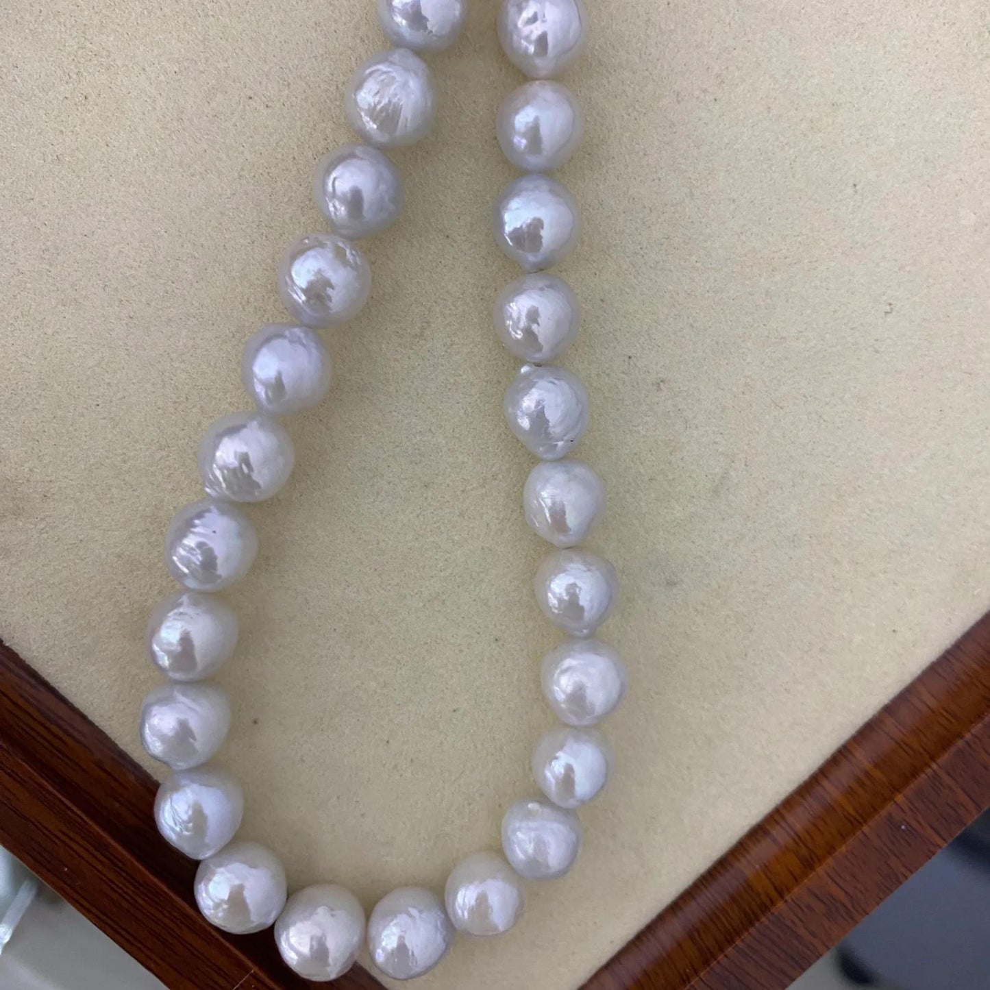 Silberblaue Süßwasserperlen für Schmuckherstellung –große nahezu runde Perlenstränge, glänzende DIY Perlen ca. 9mm für Halsketten  Armbänder