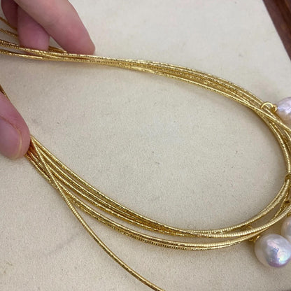 Handgemachte Kette mit Barock Süßwasserperle und goldener Schlangenkette, Einzelne große Perlenanhänger, Minimalistisches Schmuckgeschenk