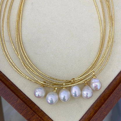 Handgemachte Kette mit Barock Süßwasserperle und goldener Schlangenkette, Einzelne große Perlenanhänger, Minimalistisches Schmuckgeschenk