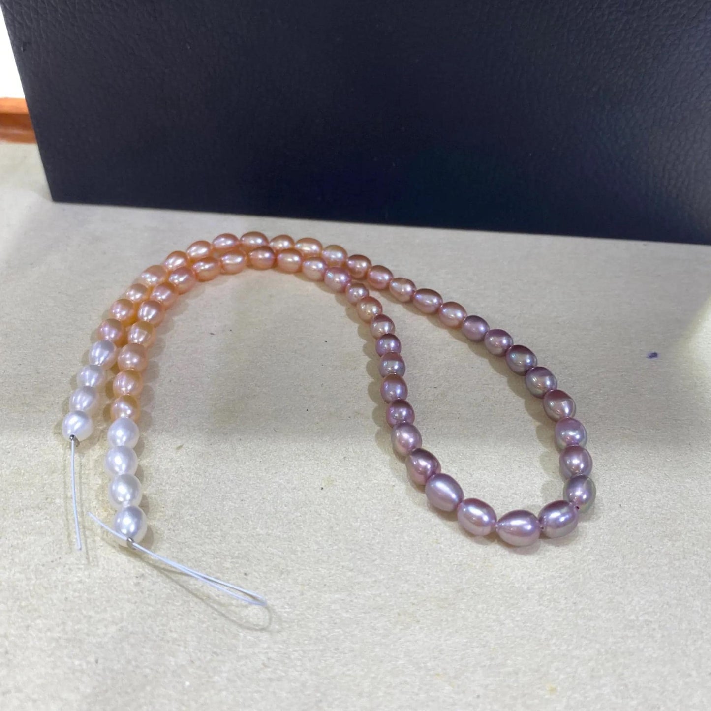 Handgemachte bunte Süßwasserperlen Strang Perlen, natürliche ovale Reisperlen für Schmuckherstellung, mehrfarbige DIY Schmuckperlen