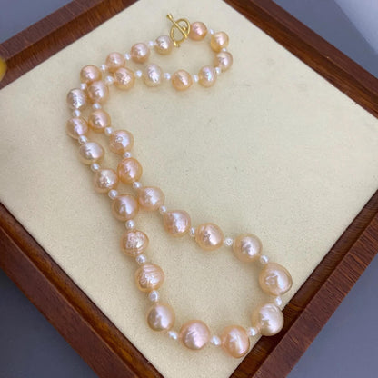 Handgemachte Süßwasserperlen Halskette in Pfirsichton mit Goldverschluss Barockperlen Statement Schmuck Chunky Rundperlen Geschenkidee