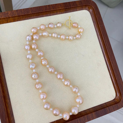 Handgemachte Süßwasserperlen Halskette in Pfirsichton mit Goldverschluss Barockperlen Statement Schmuck Chunky Rundperlen Geschenkidee