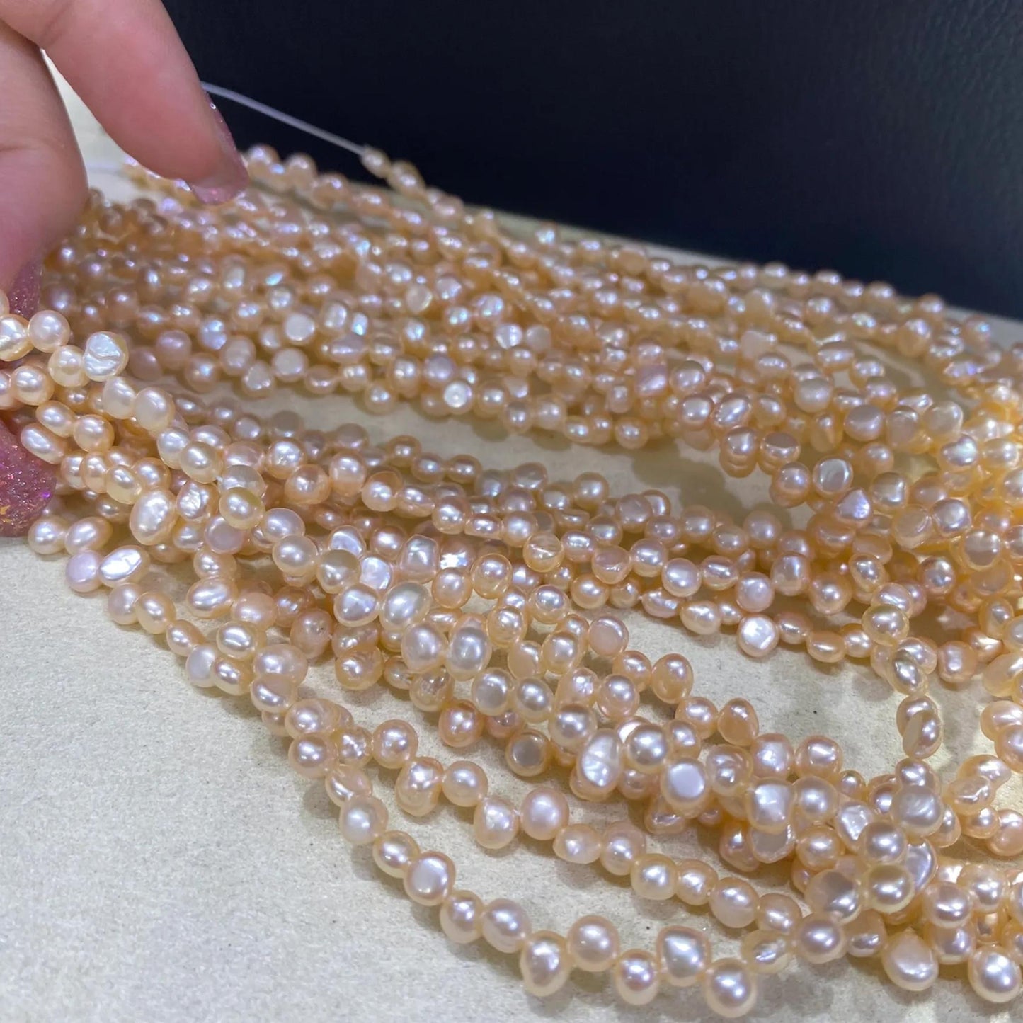 Pfirsichfarbene Barockperlen mit schrägem Bohrloch, natürliche Süßwasserperlen für Schmuckherstellung, kleine Blütenform DIY Perlenstrang