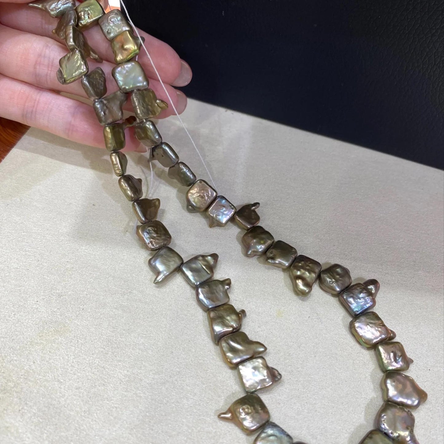 Gefärbte grüne Barock Süßwasserperlen Strang mit unregelmäßigen flachen Nugget Perlen für Schmuckherstellung DIY Bastelmaterial