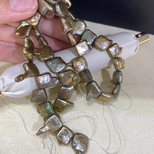 Gefärbte grüne Barock Süßwasserperlen Strang mit unregelmäßigen flachen Nugget Perlen für Schmuckherstellung DIY Bastelmaterial