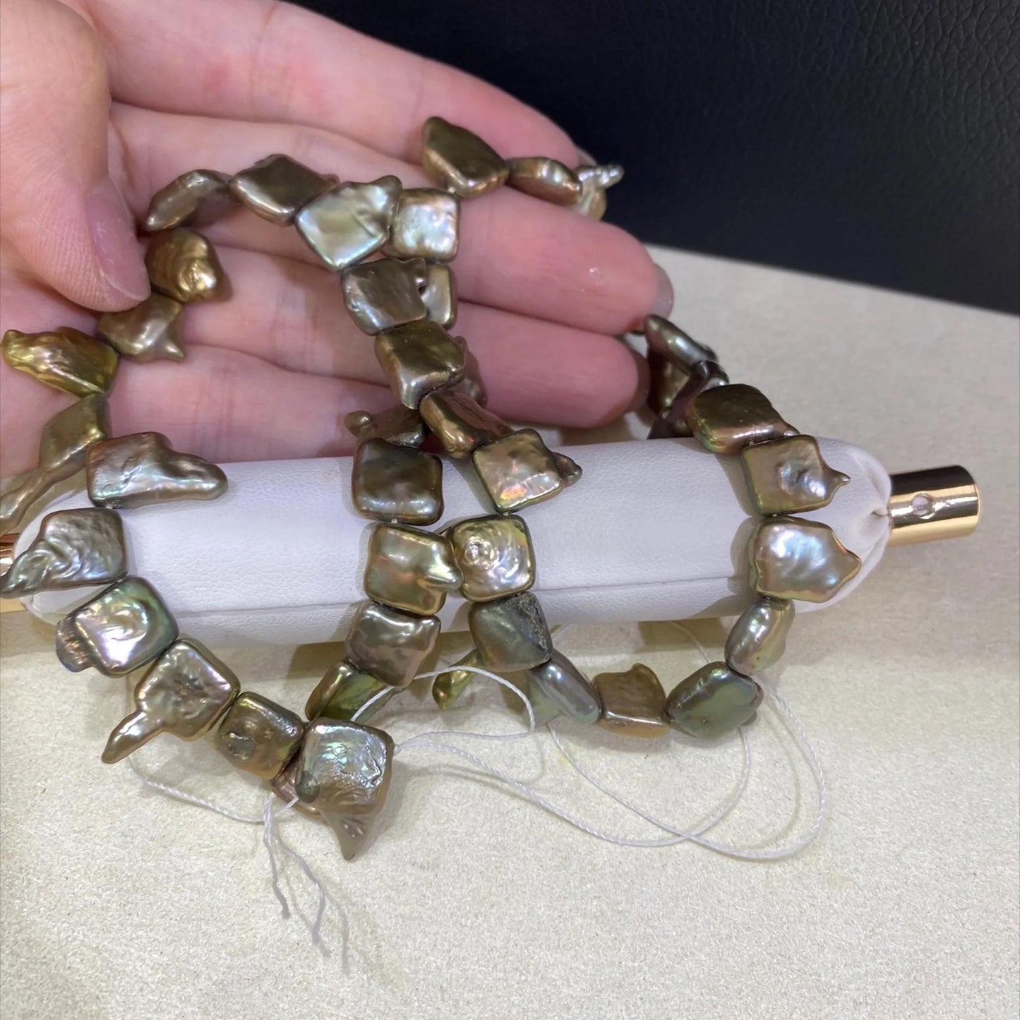 Gefärbte grüne Barock Süßwasserperlen Strang mit unregelmäßigen flachen Nugget Perlen für Schmuckherstellung DIY Bastelmaterial