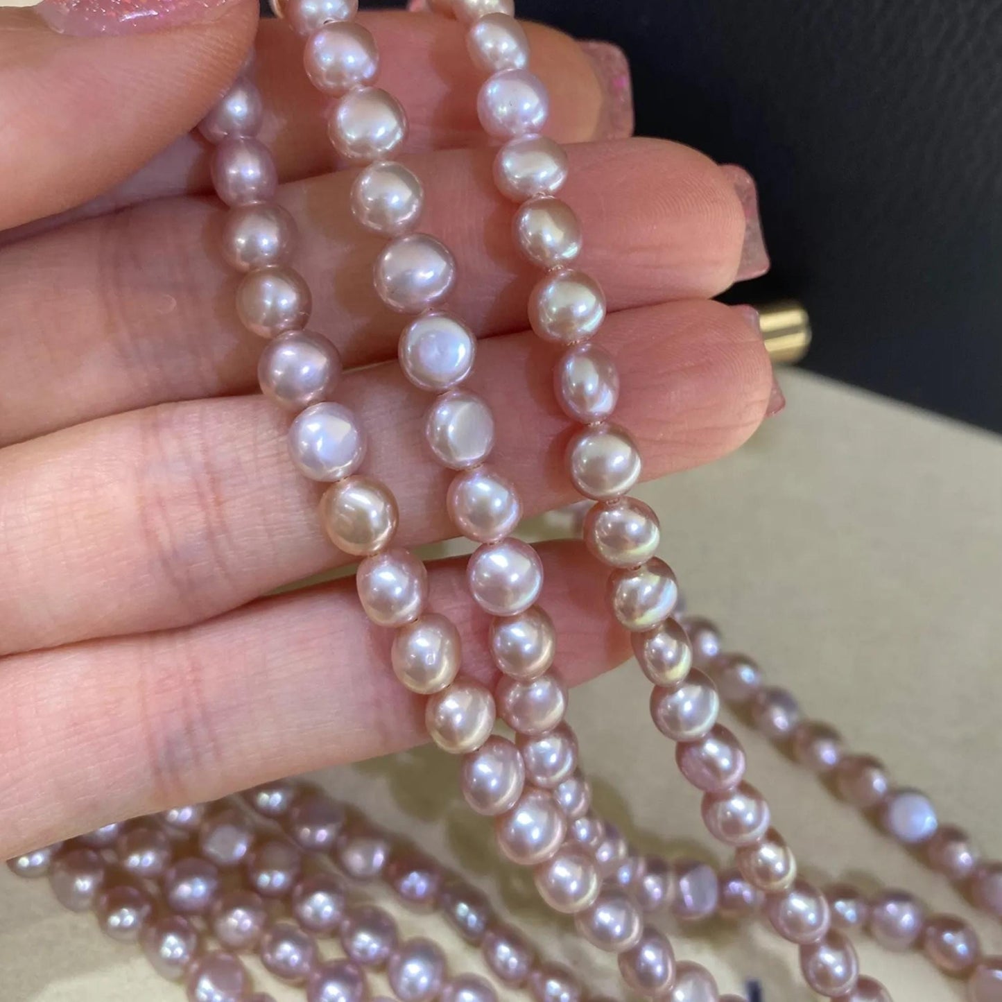 Zartrosa Süßwasserperlenstrang für Schmuckherstellung DIY, handverlesene ovale Perlen mit Glanz, romantischer Perlenschmuck 38cm