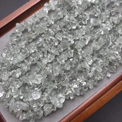 Naturgrüne Quarz-Chips Edelsteinperlen – Polierte unregelmäßige Splitterperlen für DIY-Schmuck, ca. 38cm Strang für Armbänder & Ketten