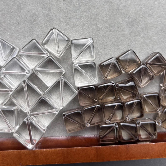 Natürliche Quarz Würfelperlen aus Brasilien – Klarer und Rauchquarz, quadratisch gebohrt, für DIY Schmuck & Halsketten, ca. 10 mm