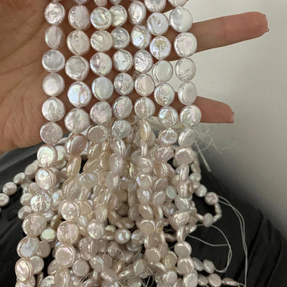 Natürliche Coin-Perlen aus Süßwasser – Weiße flache runde Perlen mit Glanz für DIY-Schmuck, Hochzeitsdesigns, Boho-Ketten, Statement-Stränge