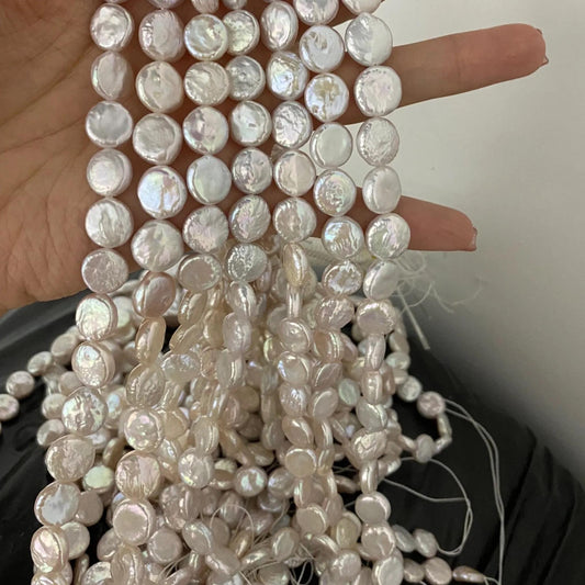 Natürliche Coin-Perlen aus Süßwasser – Weiße flache runde Perlen mit Glanz für DIY-Schmuck, Hochzeitsdesigns, Boho-Ketten, Statement-Stränge