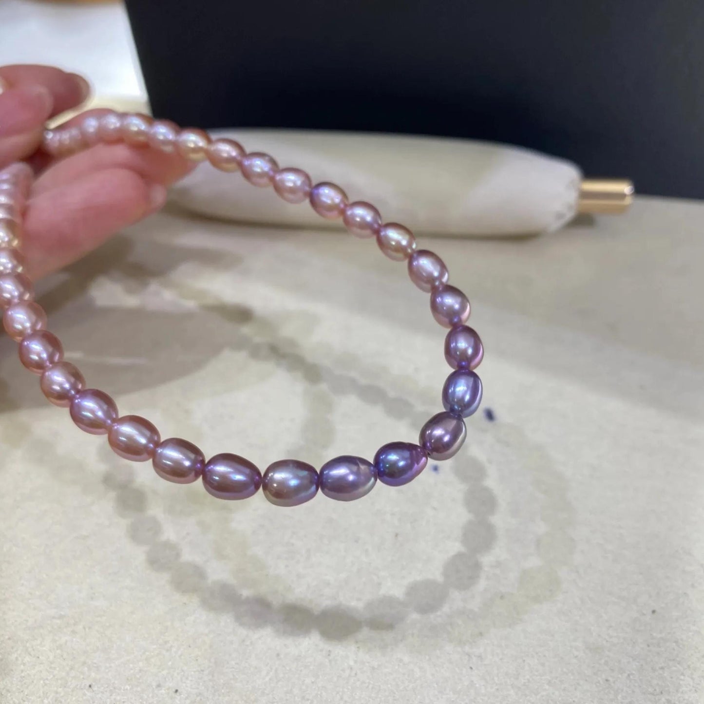 Handgemachte bunte Süßwasserperlen – Natürliche Reisform, pastellfarbene Ovalperlen für DIY Schmuck, ca. 5,7mm