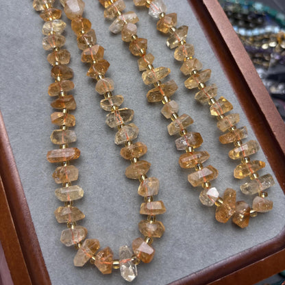 Natürliche Citrin Nuggets für Schmuckherstellung, Rohkristall Doppelspitzen Perlen aus Brasilien, Chunky Beads Edelsteinstrang 40cm