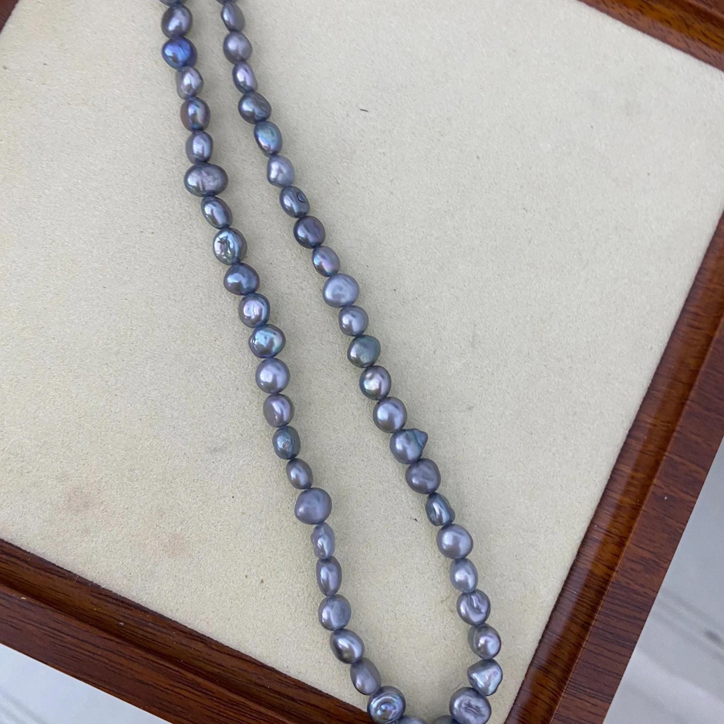 Barocke Süßwasserperlen in Blau-Grau für Schmuckherstellung, DIY Perlenstrang mit Metallic-Glanz für Armbänder, Ketten & Ohrringe