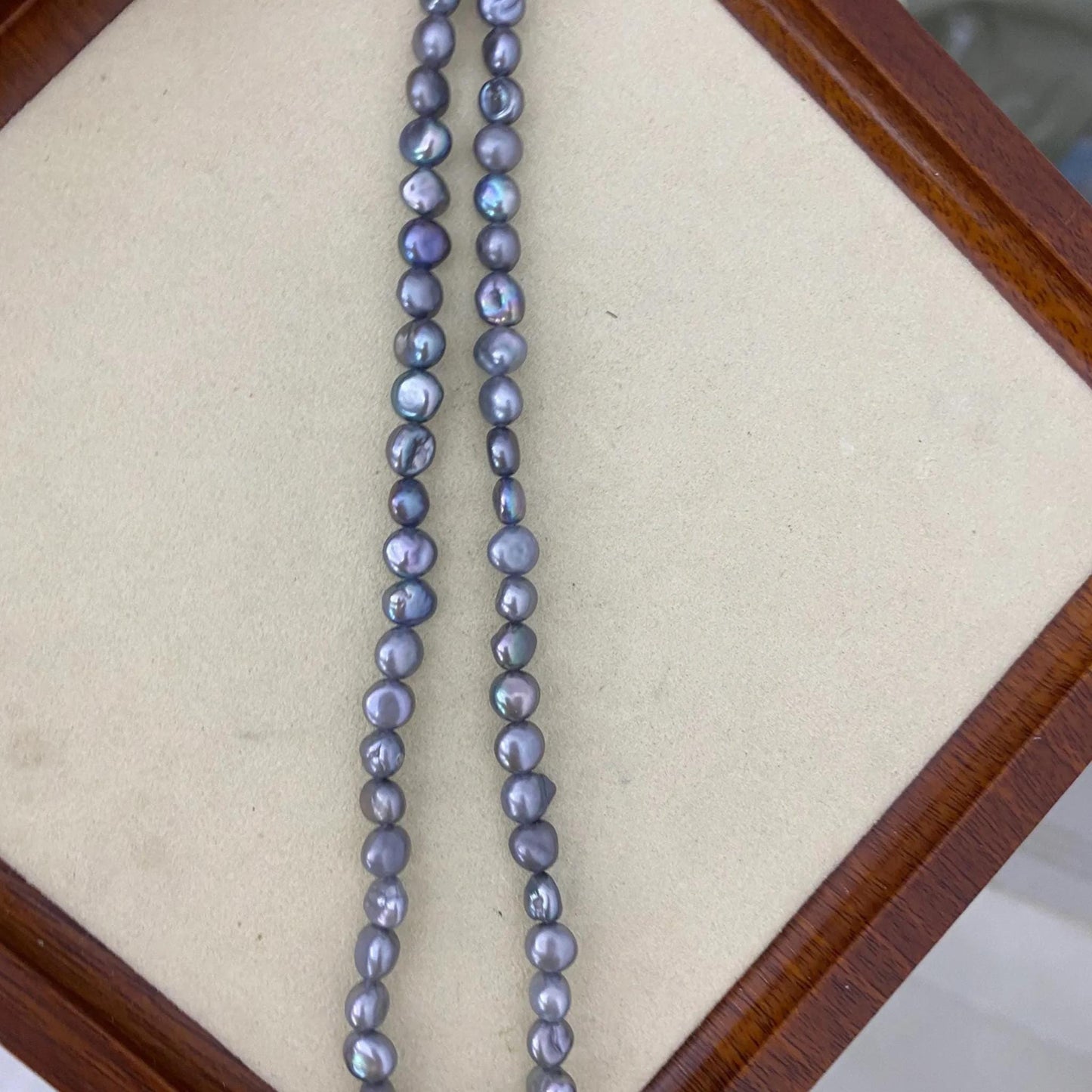 Barocke Süßwasserperlen in Blau-Grau für Schmuckherstellung, DIY Perlenstrang mit Metallic-Glanz für Armbänder, Ketten & Ohrringe