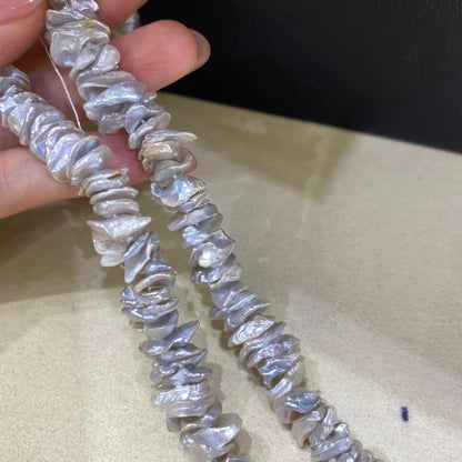 Natürliche Barockperlen Silberblau auf Strang, Unregelmäßige Keshi Süßwasserperlen gebohrt für DIY Schmuck, Petal Pearls 40cm