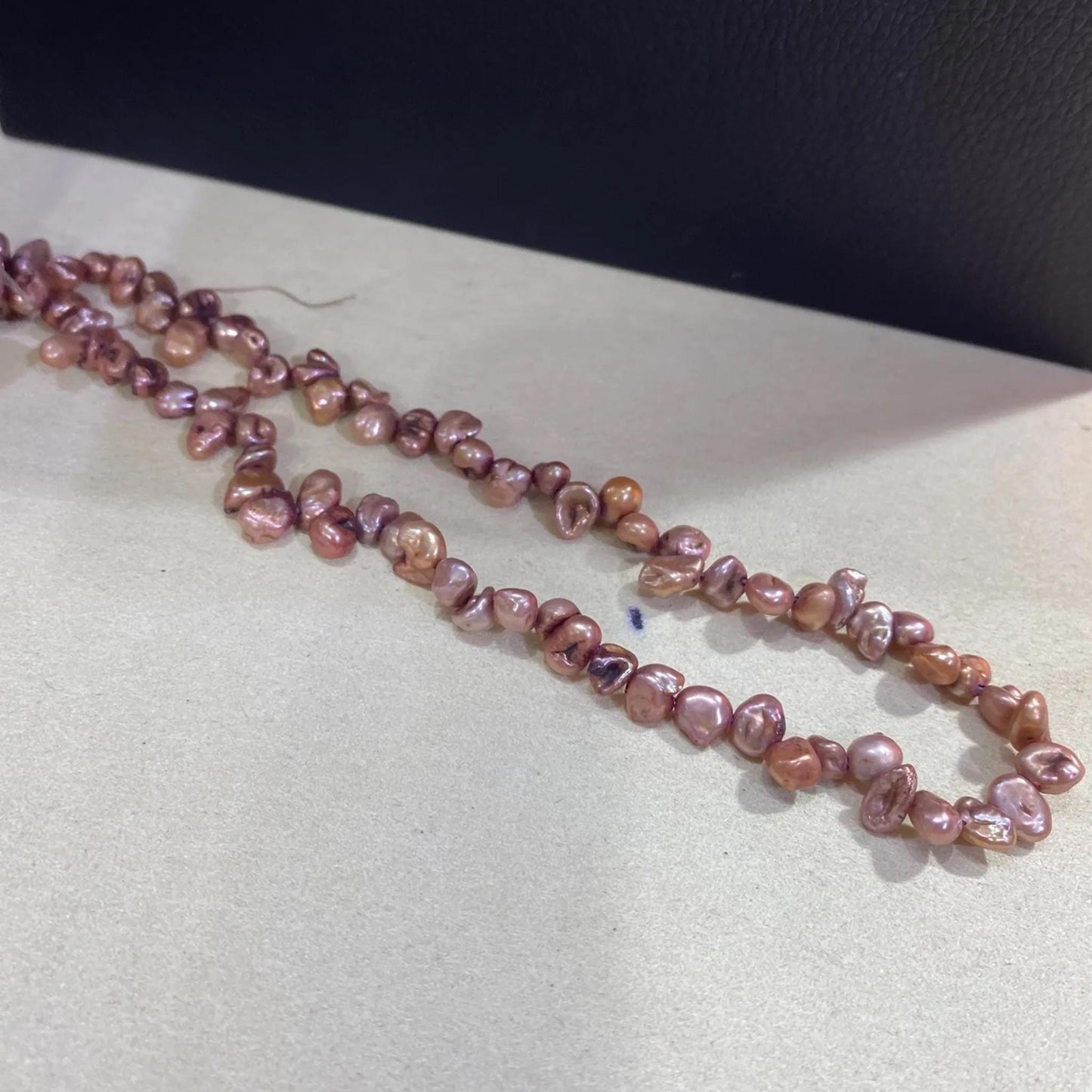 Gefärbte Barock Süßwasserperlen in Blütenform für DIY Schmuck, Unregelmäßige Nugget Perlen in Violettbronze für Armband oder Kette