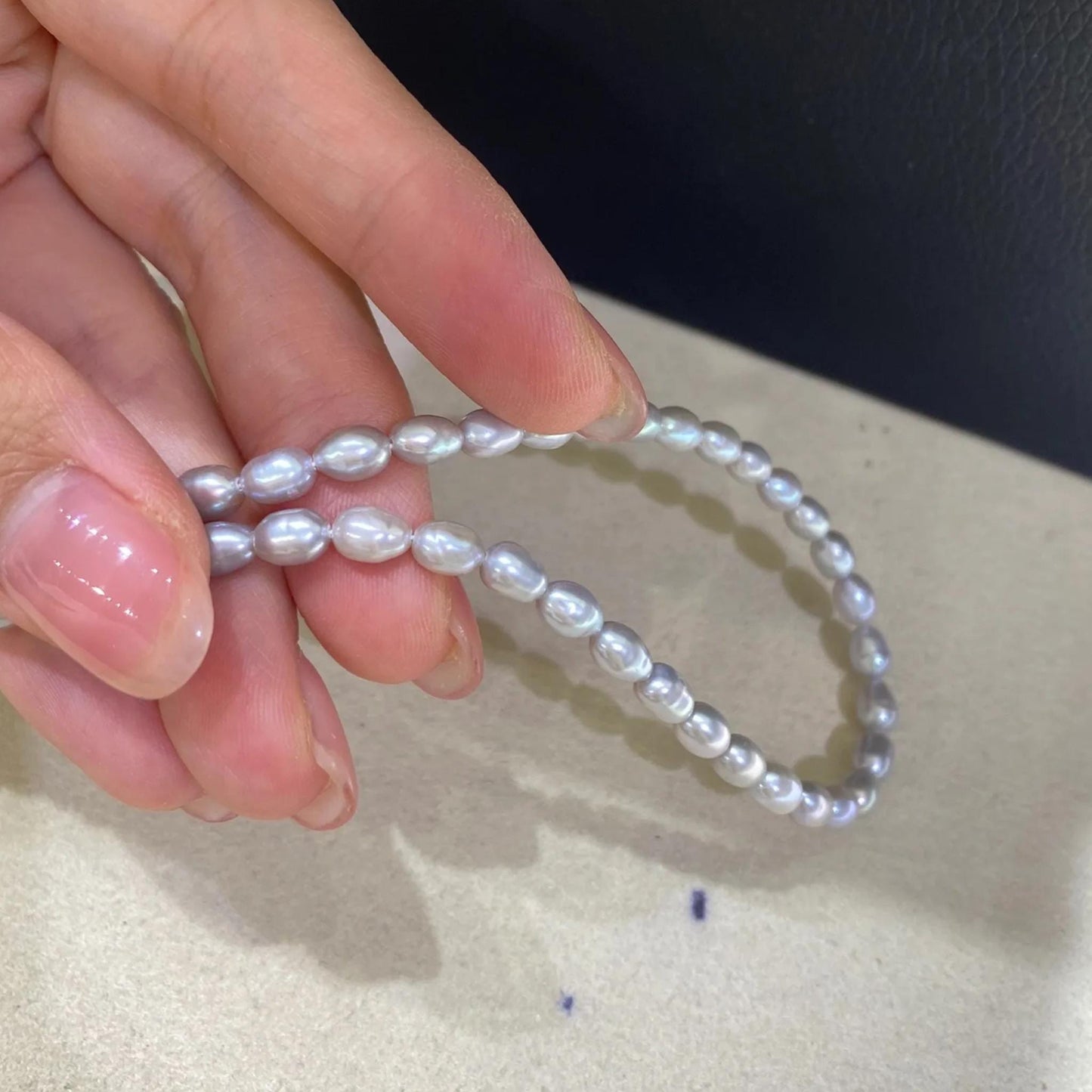 Graue Süßwasserperlen für Schmuckherstellung, Reisförmige Perlen mit Glanz, DIY Bastelperlen für Kette Armband Ohrringe