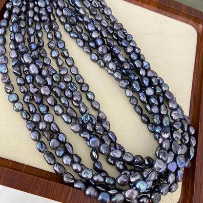 Unregelmäßige barocke Süßwasserperlen in irisierendem Blau, handgefärbte DIY Perlen für Schmuckherstellung und kreative Boho Designs