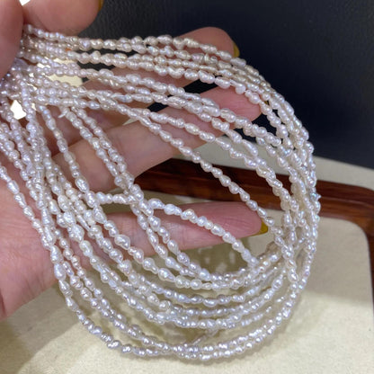 Natürliche weiße Barockperlen aus Süßwasser, unregelmäßige Mini-Perlen für DIY-Schmuck, Boho-Hochzeitsdesigns und romantische Handarbeiten