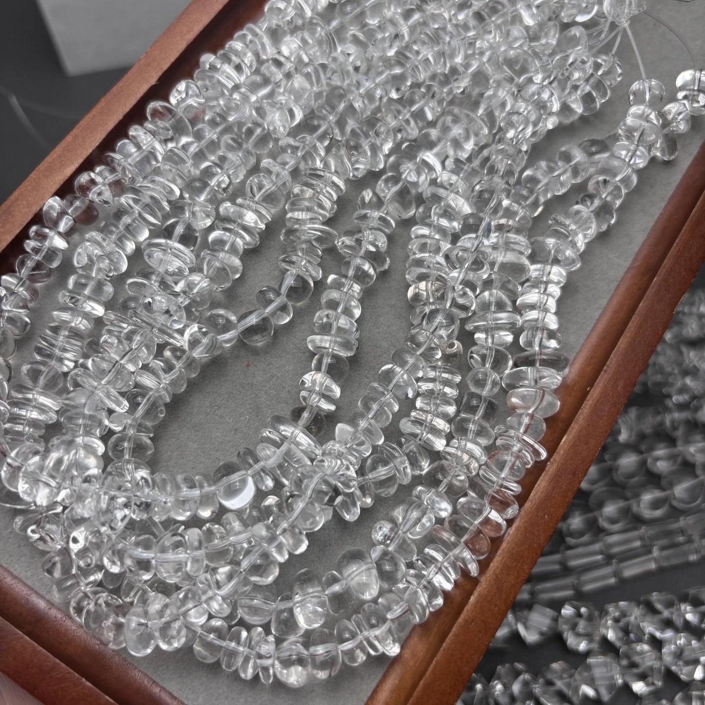 Natürlicher Bergkristall Nugget Perlen für DIY Schmuck, handpolierte Kristallchips, große unregelmäßige Edelstein Strang 38cm