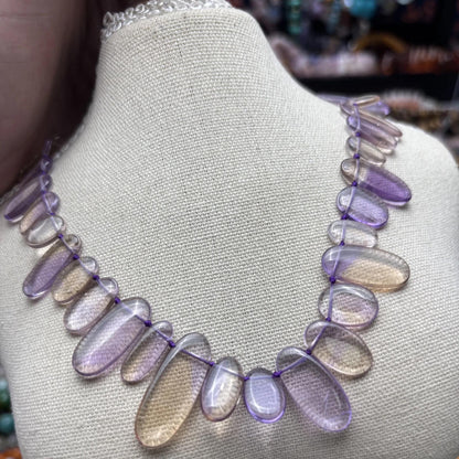 Natürliche Ametrin Tropfenperlen für DIY Schmuck – Polierte Nugget Beads mit Seitenbohrung, Lila Gelb Quarz Edelsteinstrang ca. 40cm