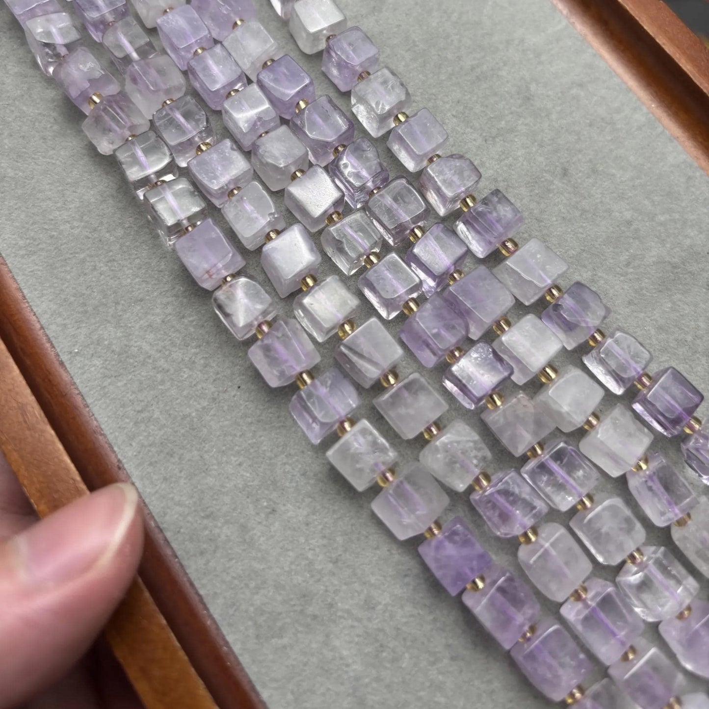 Natürliche Amethyst-Würfelperlen – quadratische Nugget-Edelsteinperlen, 8 mm, mittig gebohrter Strang 40 cm, für die DIY-Schmuckherstellung, Halskette, Armband, Ohrringe