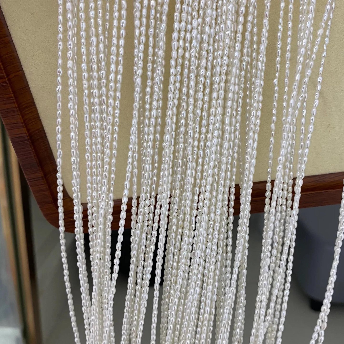 Feine natürliche Reisperlen aus Süßwasser, weiße Mini-Perlen auf 38cm Strang, kleine ovale Perlen für Schmuckherstellung DIY