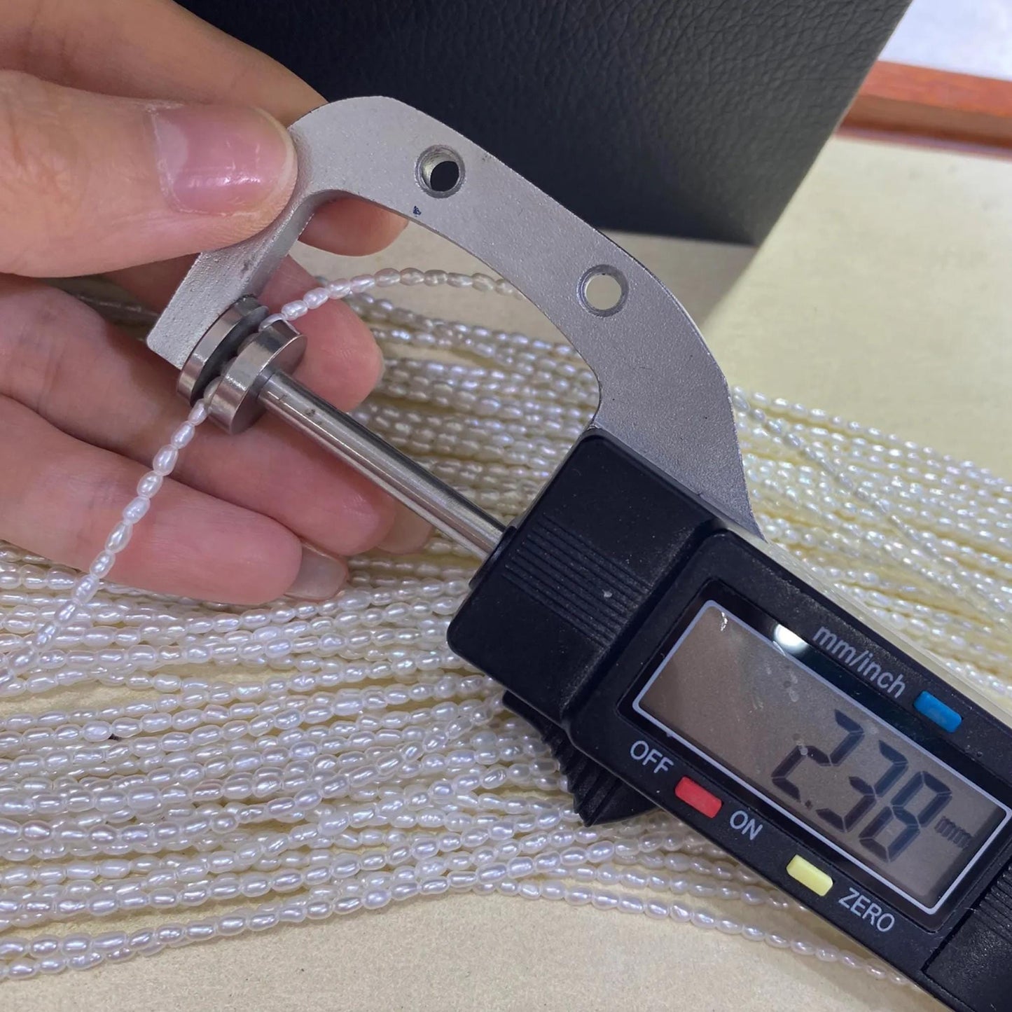 Feine natürliche Reisperlen aus Süßwasser, weiße Mini-Perlen auf 38cm Strang, kleine ovale Perlen für Schmuckherstellung DIY