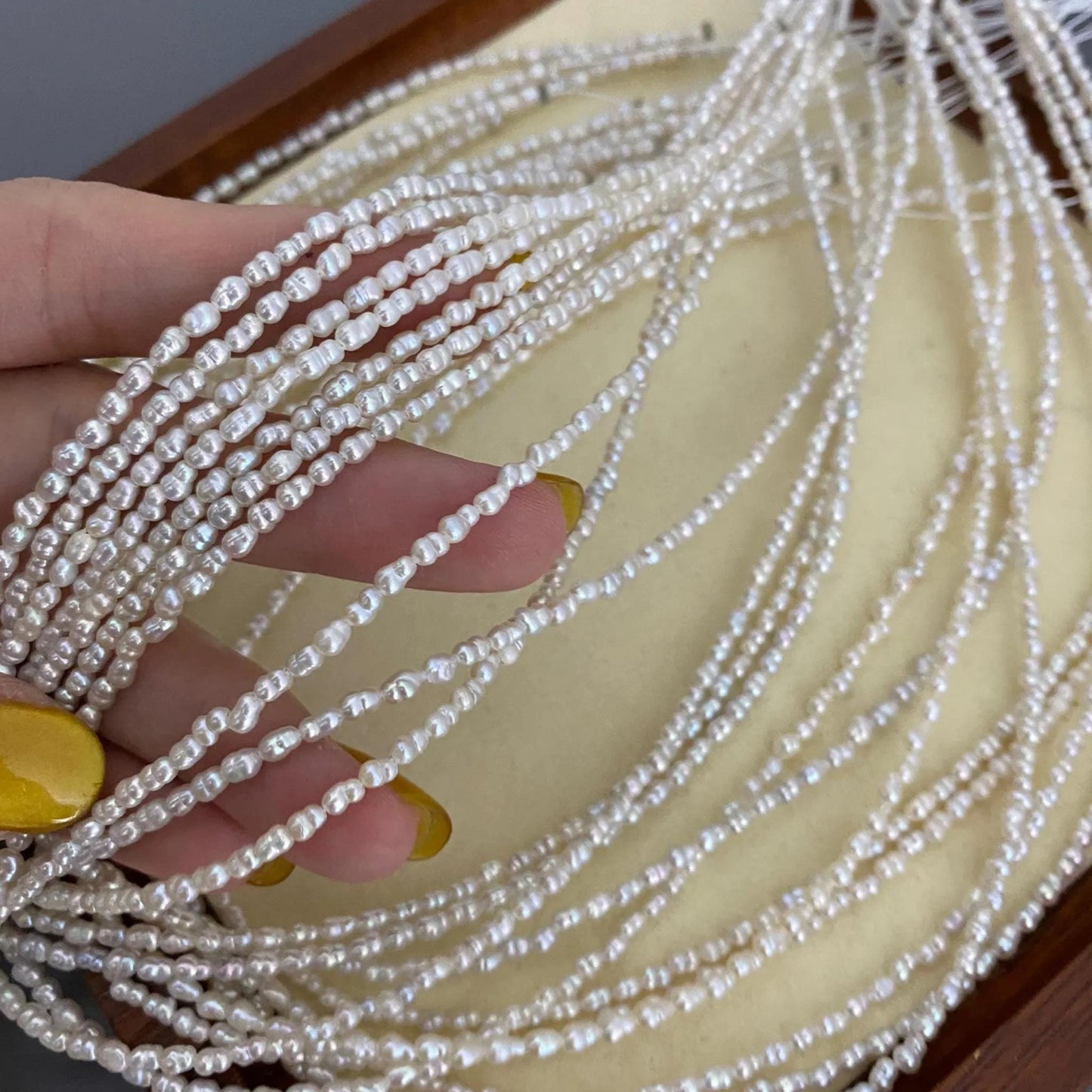 Tiny Barock Süßwasserperlen Strang für Schmuckherstellung, natürliche unregelmäßige weiße Reisform Perlen DIY Zubehör