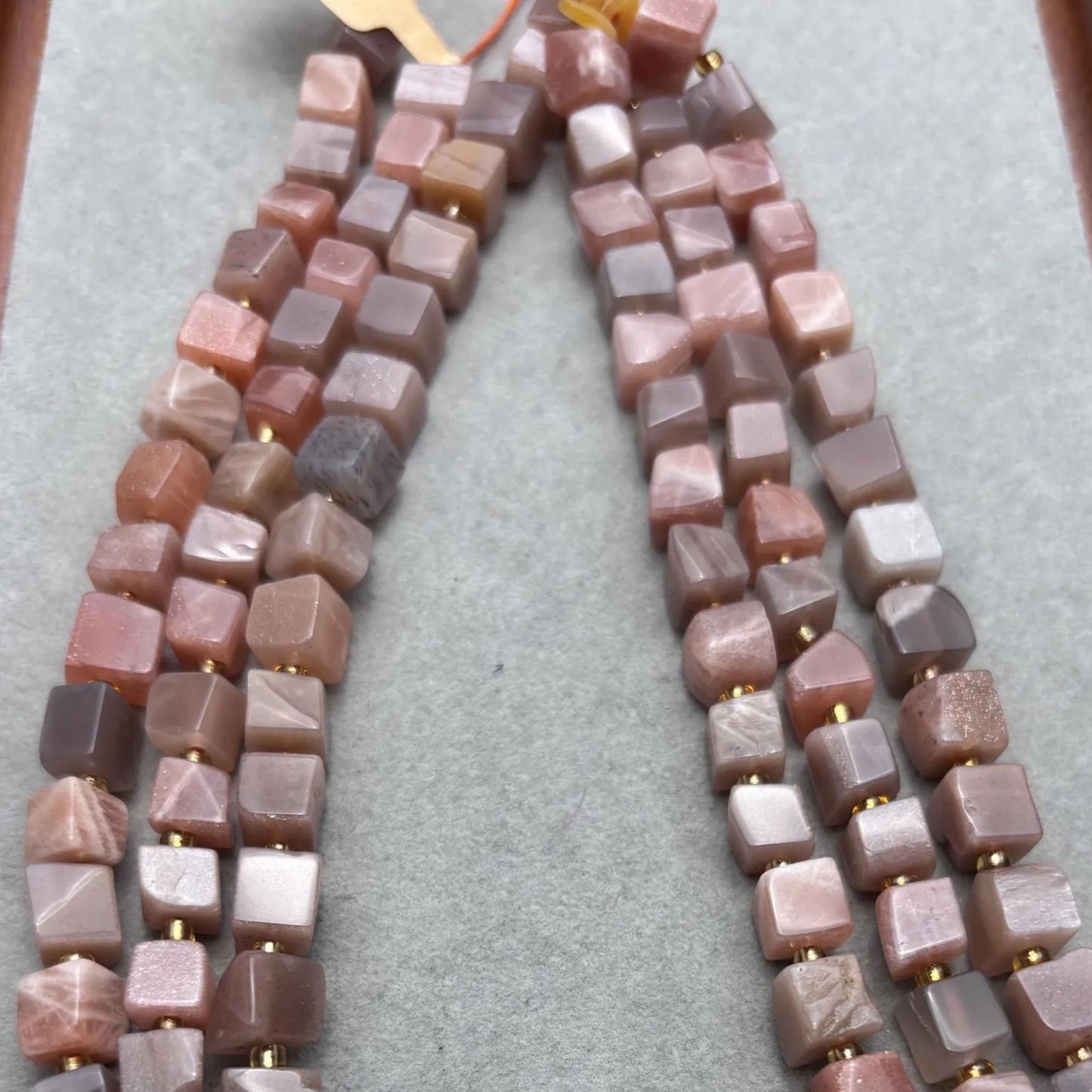 Natürliche Sonnenstein Würfelperlen Strang, polierte Feldspat Edelstein Quadratperlen für Schmuckherstellung, Heilstein Bastelbedarf