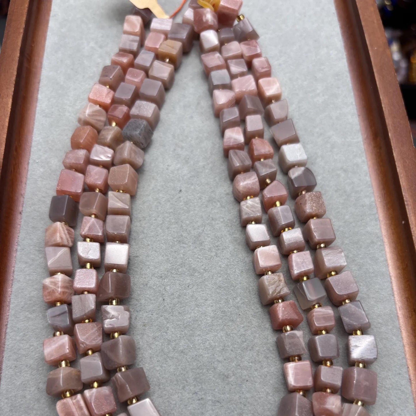 Natürliche Sonnenstein Würfelperlen Strang, polierte Feldspat Edelstein Quadratperlen für Schmuckherstellung, Heilstein Bastelbedarf