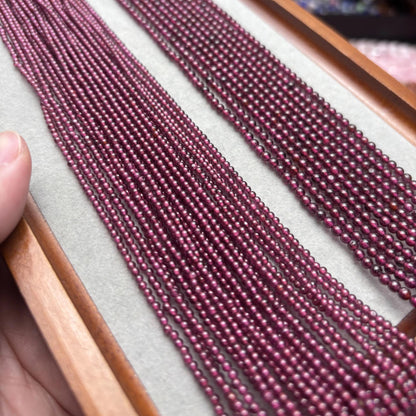 Natürliche Rhodolith Granat Perlen rund glatt Mikroperlen Edelsteinstrang für DIY Armbänder Halsketten Schmuckdesign 2mm 38cm