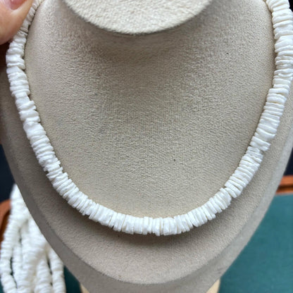 Natürliche weiße Muschelperlen – Unregelmäßige flache Scheiben für DIY-Schmuck, Boho-Spacer, ca. 60cm Strang, Strandstil Heishi Perlen