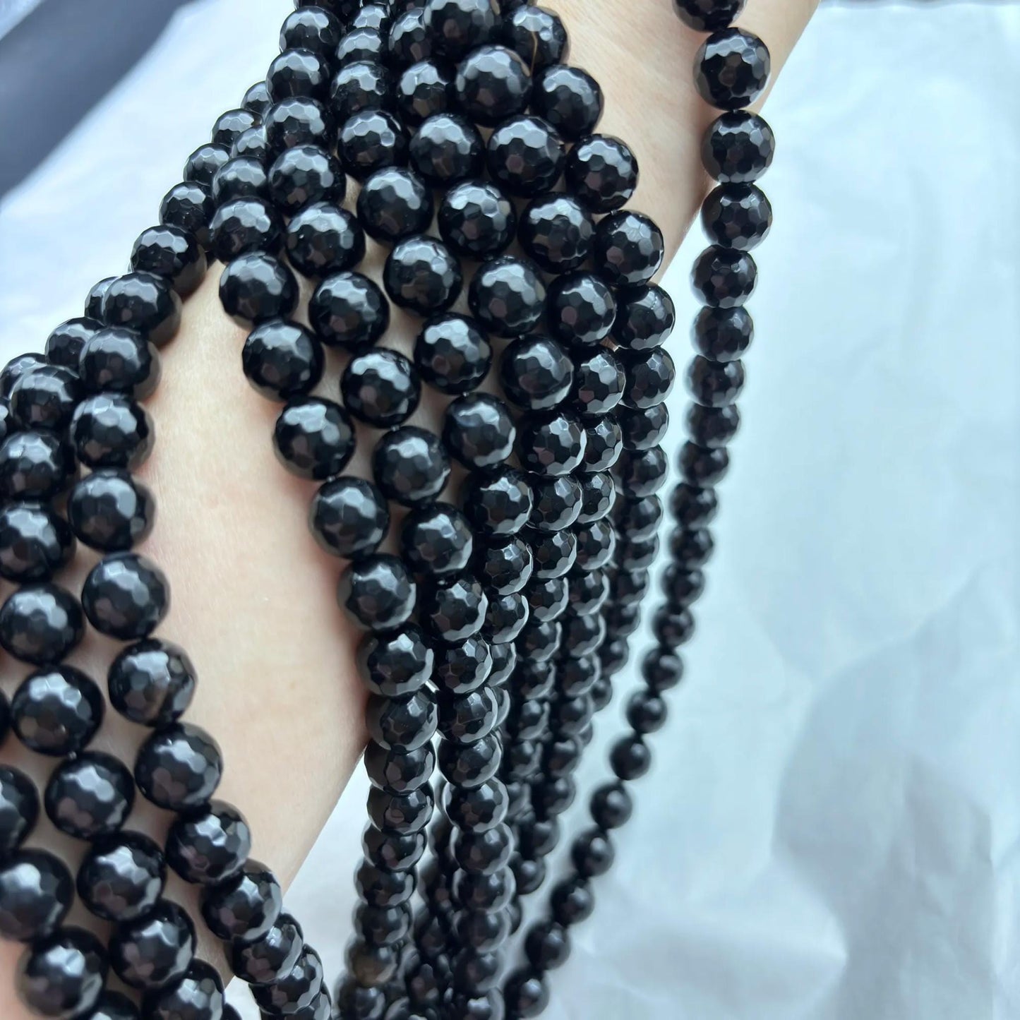 Facettierte schwarze Achatperlen – Natürliche runde Edelsteinperlen für DIY-Schmuck, glänzend, 1 Strang ca. 38cm, klassisch & elegant