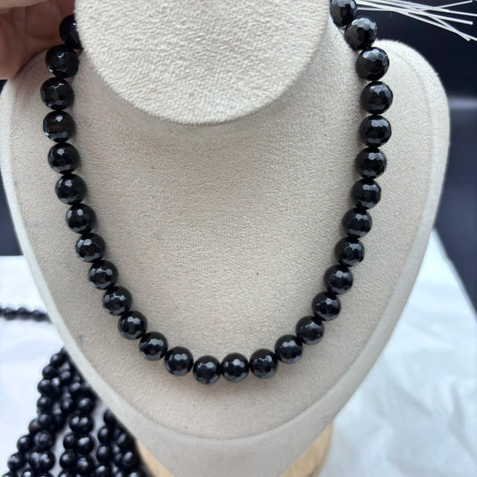 Facettierte schwarze Achatperlen – Natürliche runde Edelsteinperlen für DIY-Schmuck, glänzend, 1 Strang ca. 38cm, klassisch & elegant