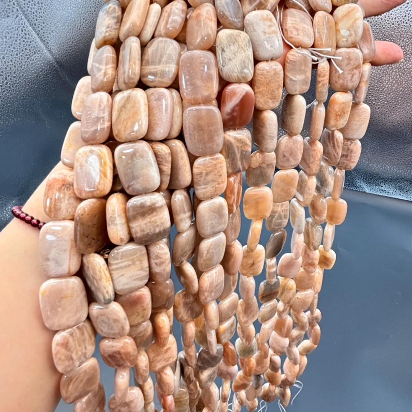 Natürliche Sonnenstein Rechteckperlen, polierte Edelstein Nuggets, Center Drilled Pillow Beads Strang für DIY Schmuckherstellung