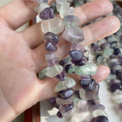 80cm Natürliche Fluorit Splitter Perlen zum Schmuck Basteln, gebohrte Edelsteine für DIY Armbänder & Halsketten, Chunky Nugget Stil