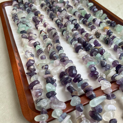 80cm Natürliche Fluorit Splitter Perlen zum Schmuck Basteln, gebohrte Edelsteine für DIY Armbänder & Halsketten, Chunky Nugget Stil
