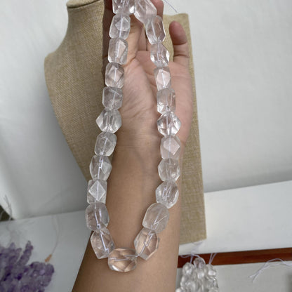 Facettierte klare Quarzperlen für DIY Schmuckherstellung, Naturstein Perlenstrang, Boho Bastelperlen für Armband oder Kette