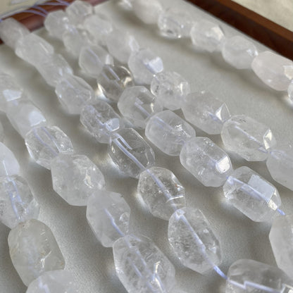 Facettierte Naturstein Perlen für Boho Schmuck DIY Projekte, Klarer Kristall für Heilstein Armband Kette Basteln 40cm Strang