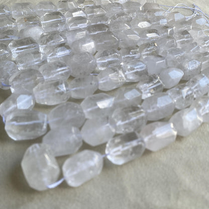 Facettierte Naturstein Perlen für Boho Schmuck DIY Projekte, Klarer Kristall für Heilstein Armband Kette Basteln 40cm Strang