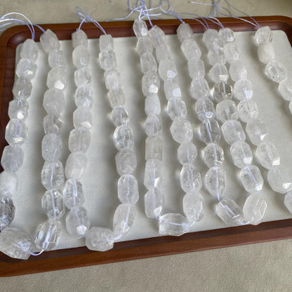 Facettierte Naturstein Perlen für Boho Schmuck DIY Projekte, Klarer Kristall für Heilstein Armband Kette Basteln 40cm Strang