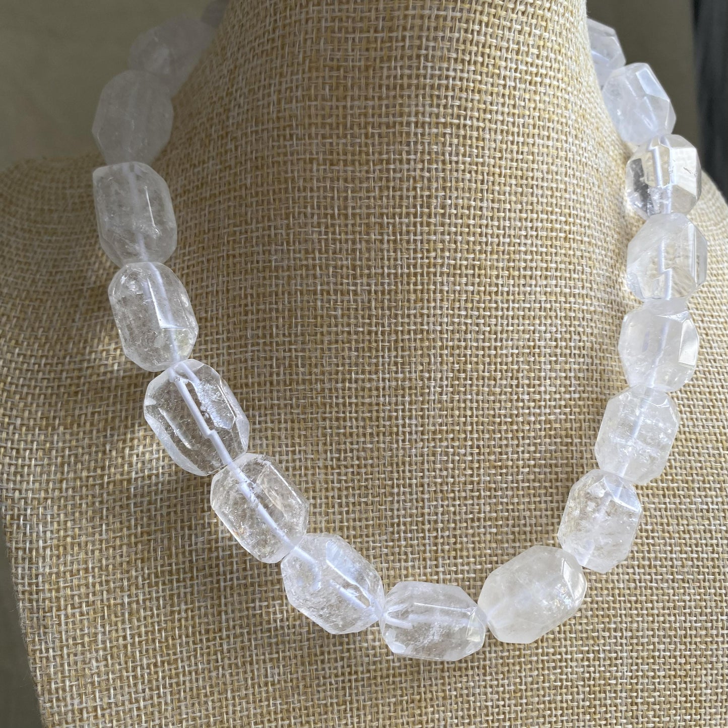 Facettierte Naturstein Perlen für Boho Schmuck DIY Projekte, Klarer Kristall für Heilstein Armband Kette Basteln 40cm Strang