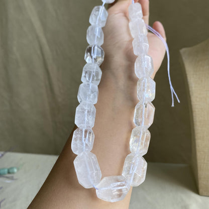 Facettierte Naturstein Perlen für Boho Schmuck DIY Projekte, Klarer Kristall für Heilstein Armband Kette Basteln 40cm Strang