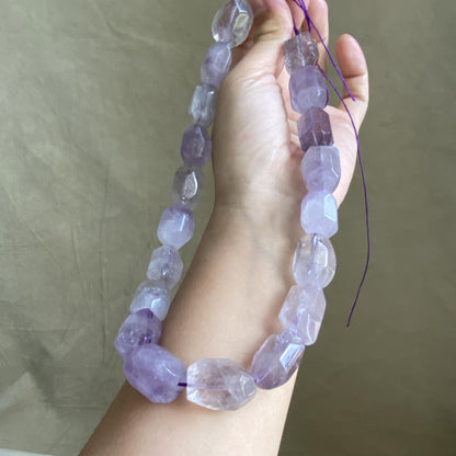 Natürliche Amethyst Perlen Nuggets, lila Kristall Steine für Schmuckherstellung, Boho DIY Bastelperlen, facettierte Edelsteine Strang