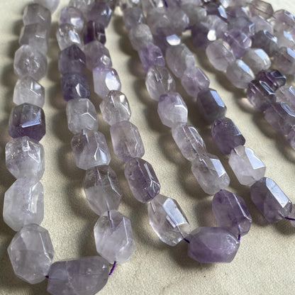 Natürliche Amethyst Perlen Nuggets, lila Kristall Steine für Schmuckherstellung, Boho DIY Bastelperlen, facettierte Edelsteine Strang